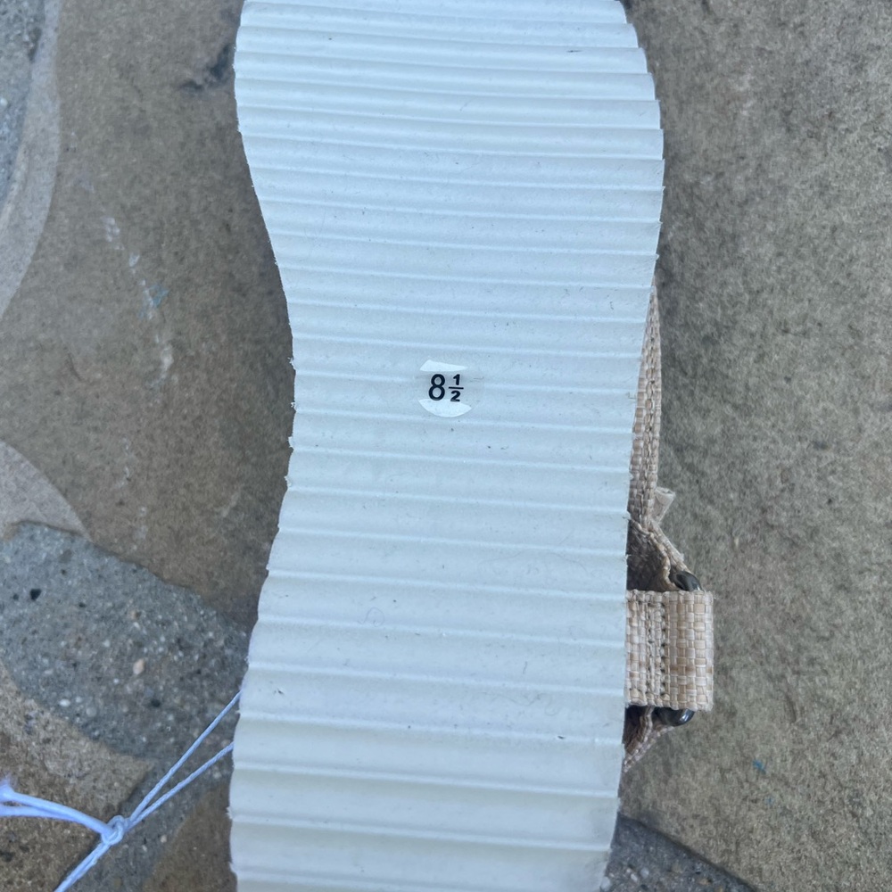 Universal Thread Sandals - Picture 3 of 6